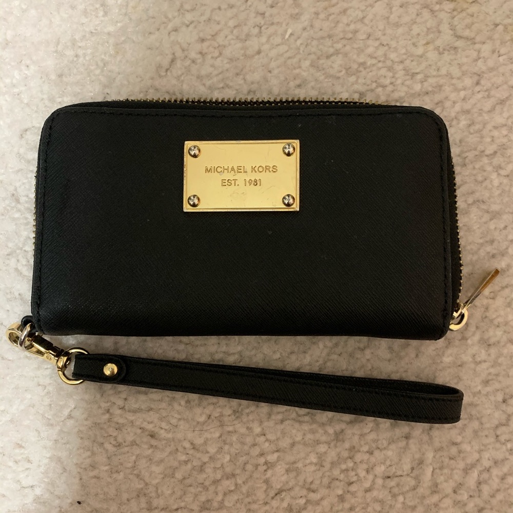 Michael Kors wristlet (Black)